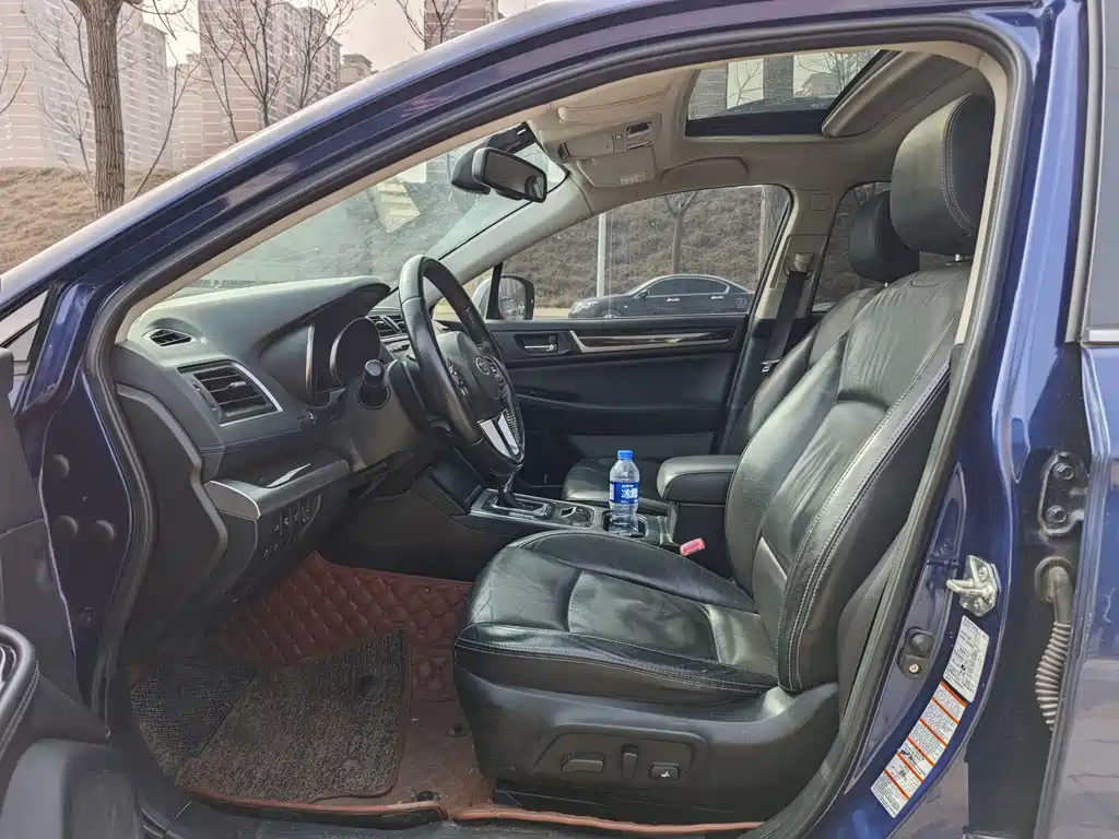 Outback 2.5 i Luxury Navigation
