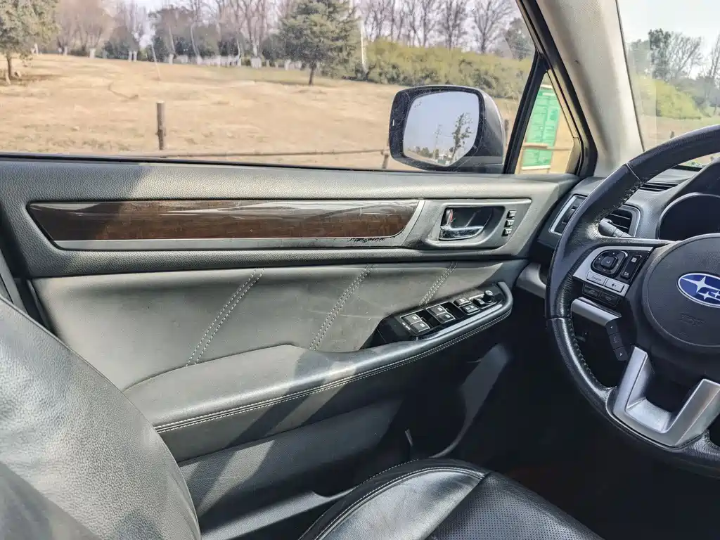 Outback 2.5 i Luxury Navigation