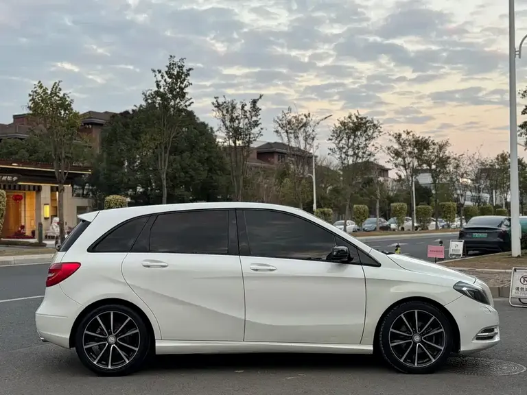 Mercedes-Benz B-Class B 200