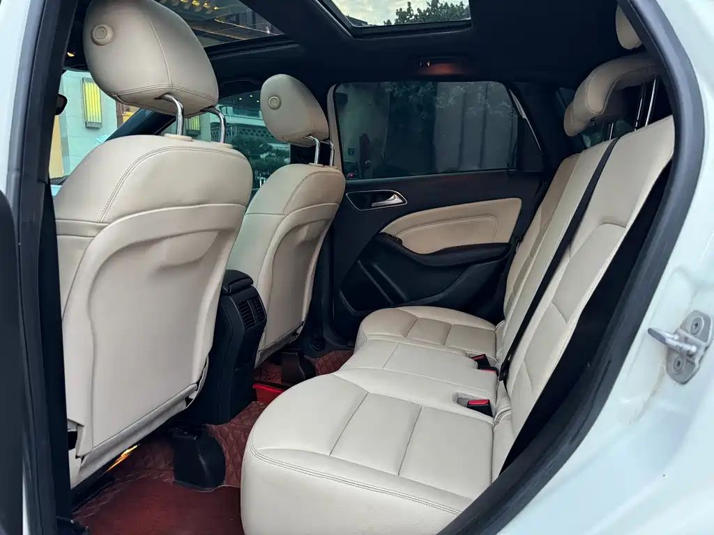 Mercedes-Benz B-Class B 200
