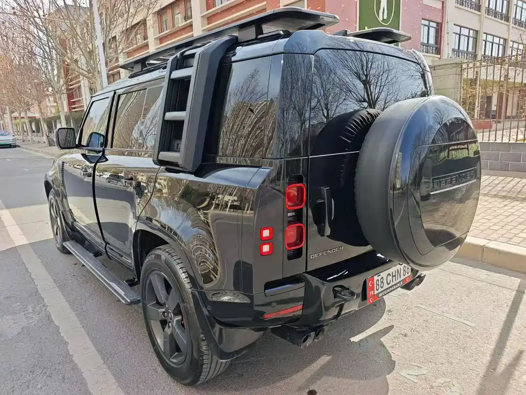 Land Rover Defender 110 3.0 T P400 X-DYNAMIC HSE