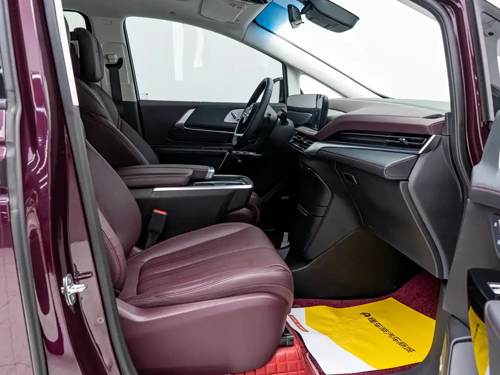 Century 2.0 T 6-seat Heritage