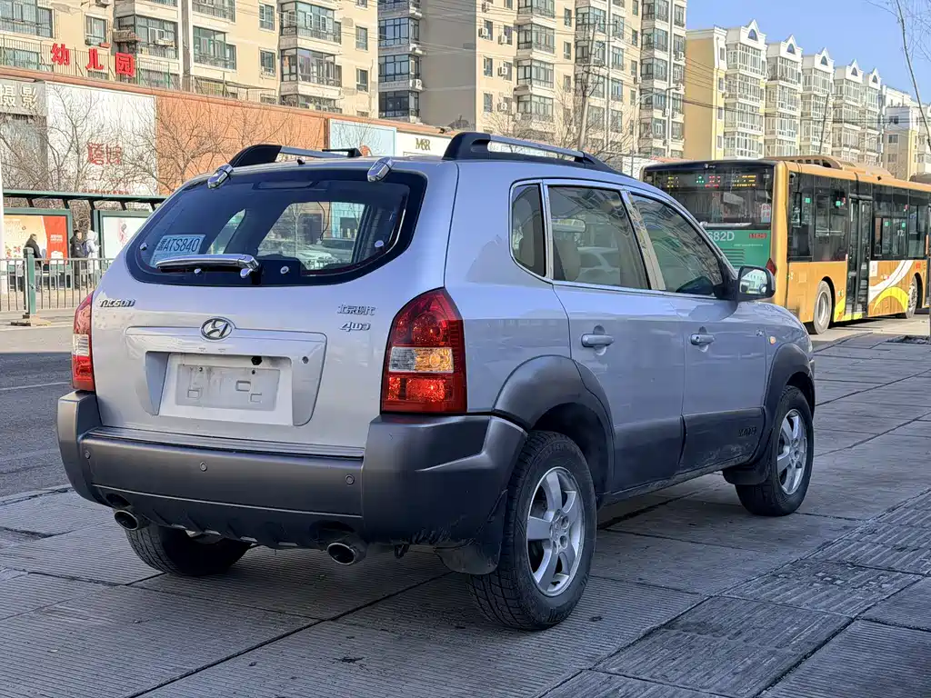 Tucson 途胜 2006款 2.0 L 手动四驱豪华型