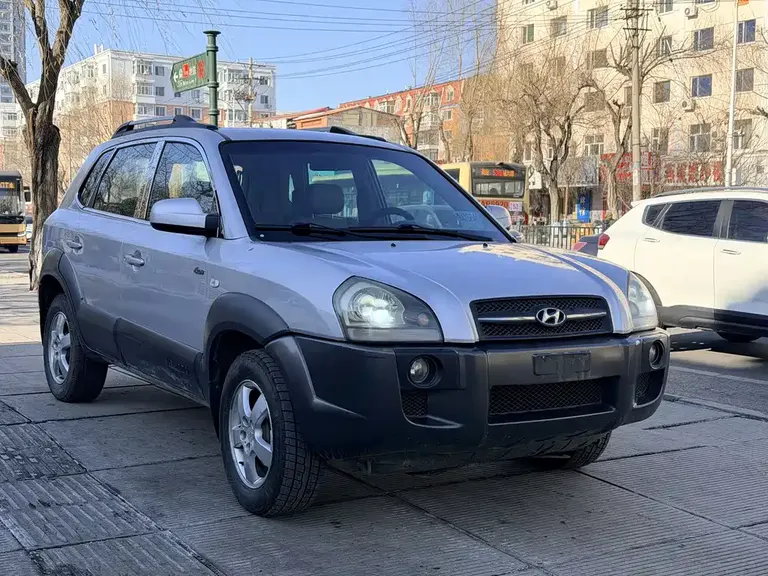Hyundai Tucson 途胜 2006款 2.0 L 手动四驱豪华型