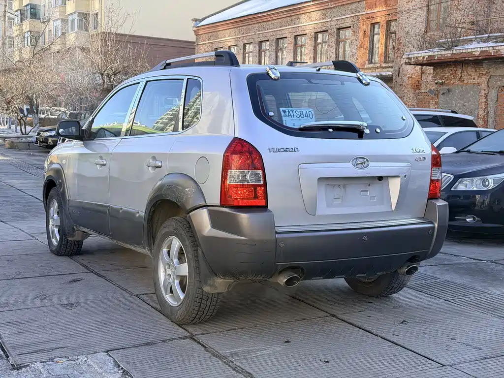 Tucson 途胜 2006款 2.0 L 手动四驱豪华型