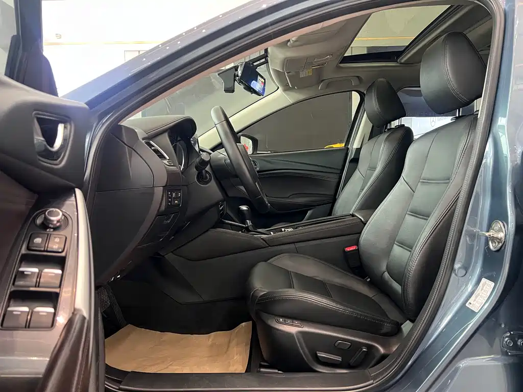 Atenza 2.0 L Blue Sky Luxury CN-V