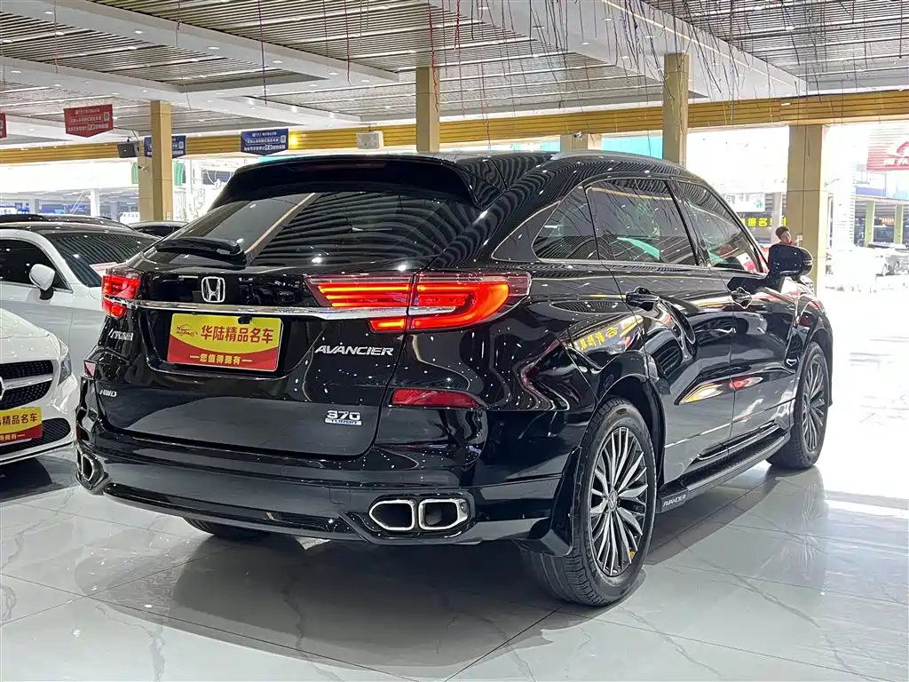 Avancier 370 TURBO 4 WD Premium