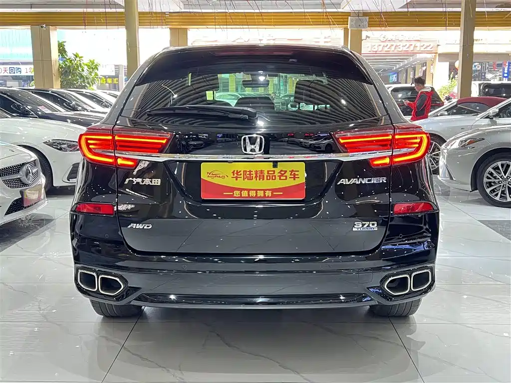 Avancier 370 TURBO 4 WD Premium