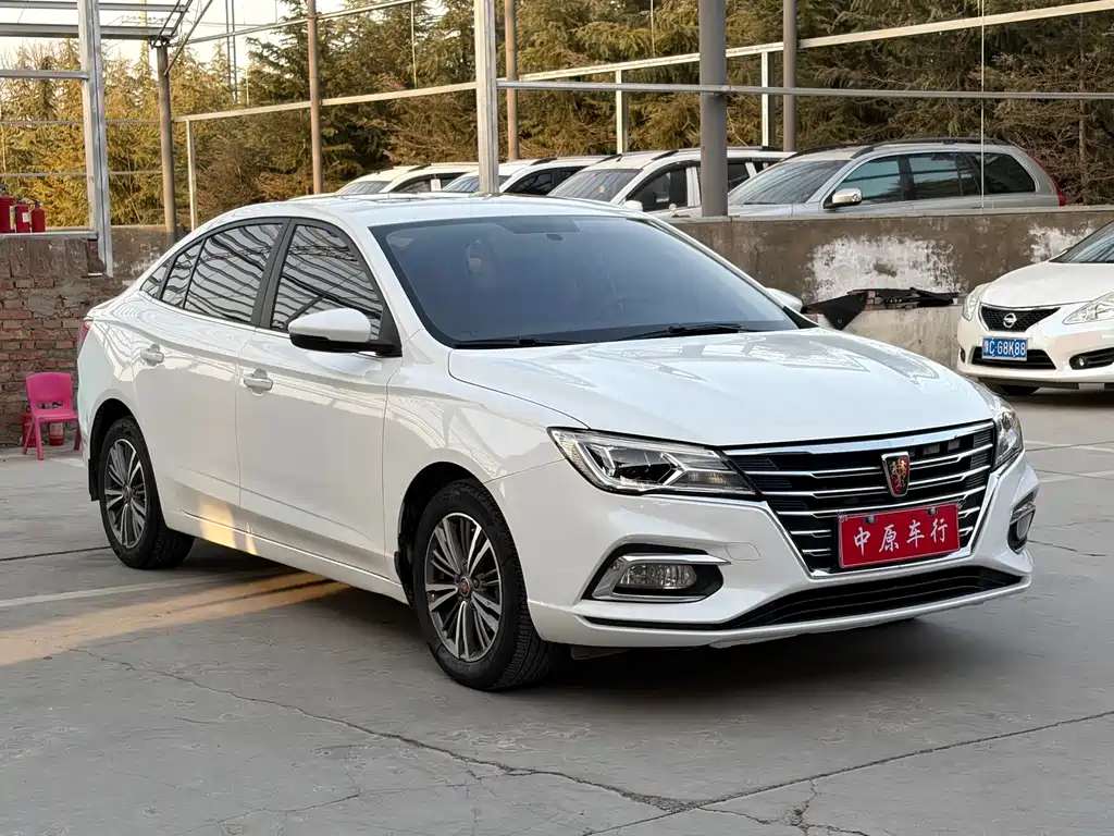 Roewe i5 1.5 L Manual 4 G Connected Bright Grand