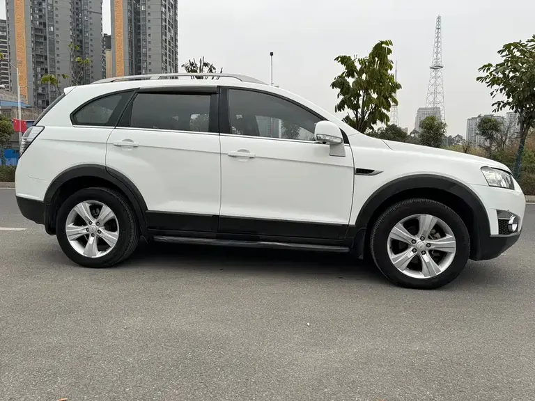 Chevrolet Captiva 2.4 L 4 WD Flagship 7-seat