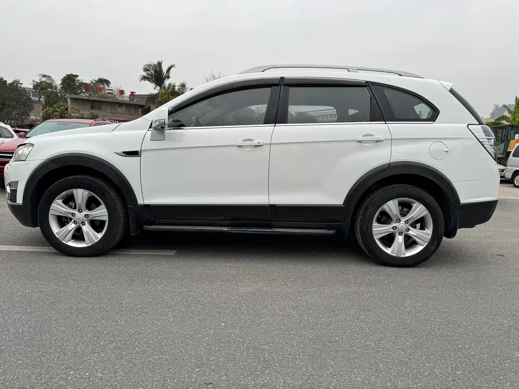 Captiva 2.4 L 4 WD Flagship 7-seat