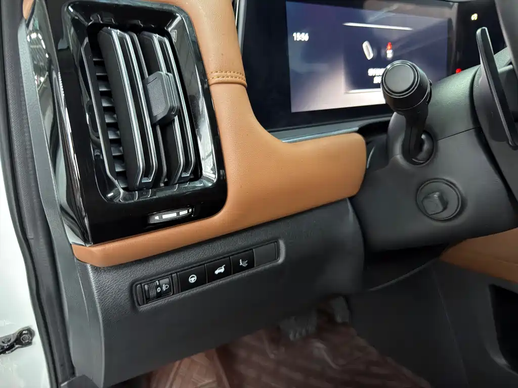 Tanlu 380 VC-TURBO 4 WD Smart Supreme 6-seat