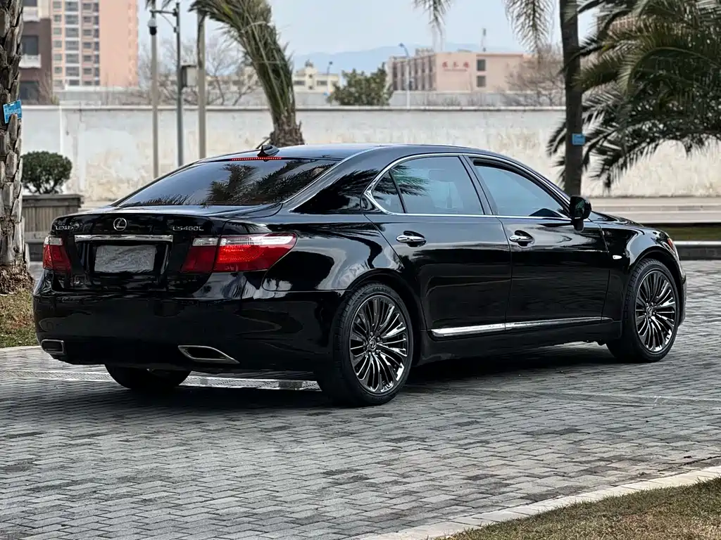 Lexus LS 460 L