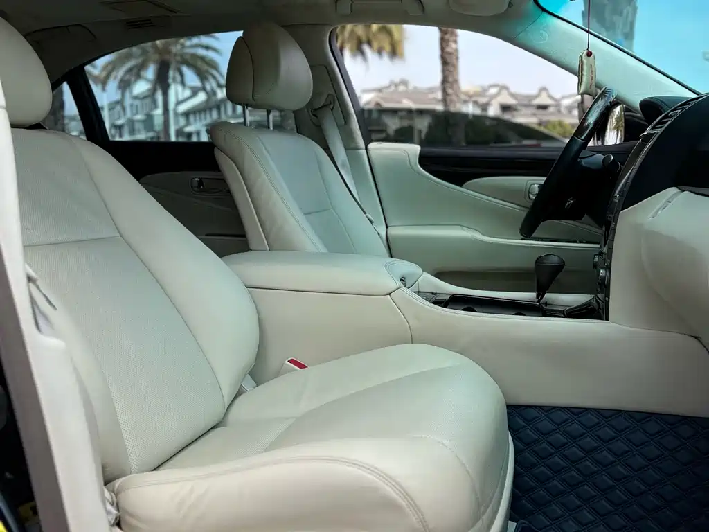 Lexus LS 460 L