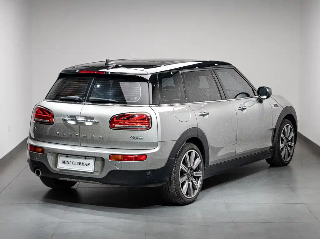 MINI CLUBMAN 1.5 T COOPER Connoisseur