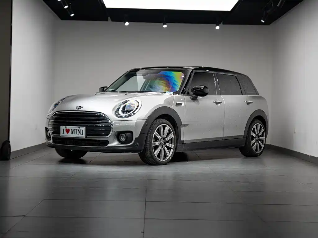 MINI CLUBMAN 1.5 T COOPER Connoisseur