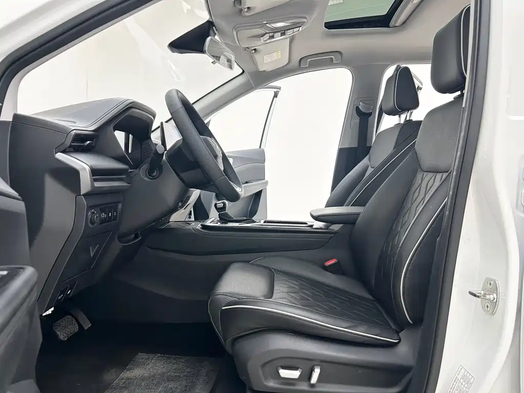 Wuling Jiachen 1.5 T CVT Premium Flagship