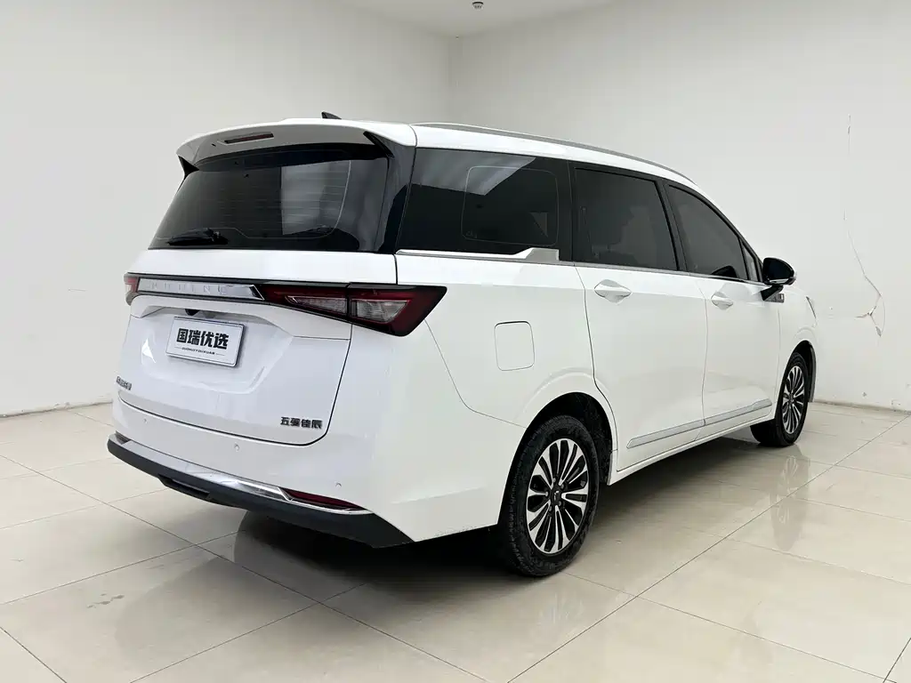 Wuling Jiachen 1.5 T CVT Premium Flagship