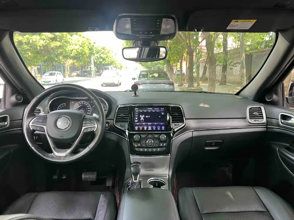 Grand Cherokee (Import) 3.0 L Elite Navigation