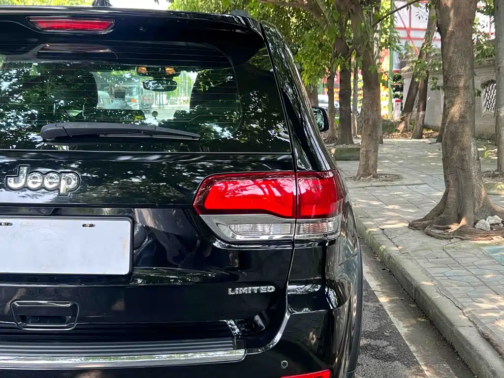 Grand Cherokee (Import) 3.0 L Elite Navigation