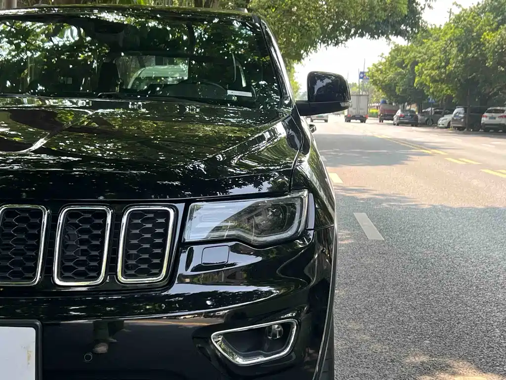 Grand Cherokee (Import) 3.0 L Elite Navigation