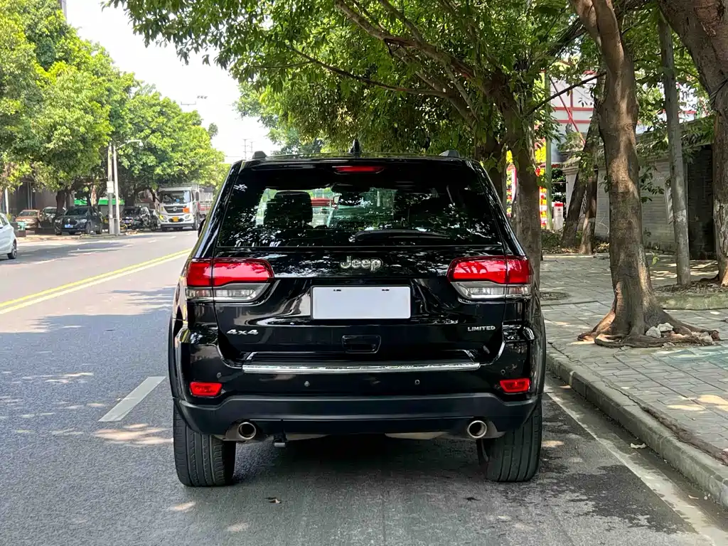 Grand Cherokee (Import) 3.0 L Elite Navigation