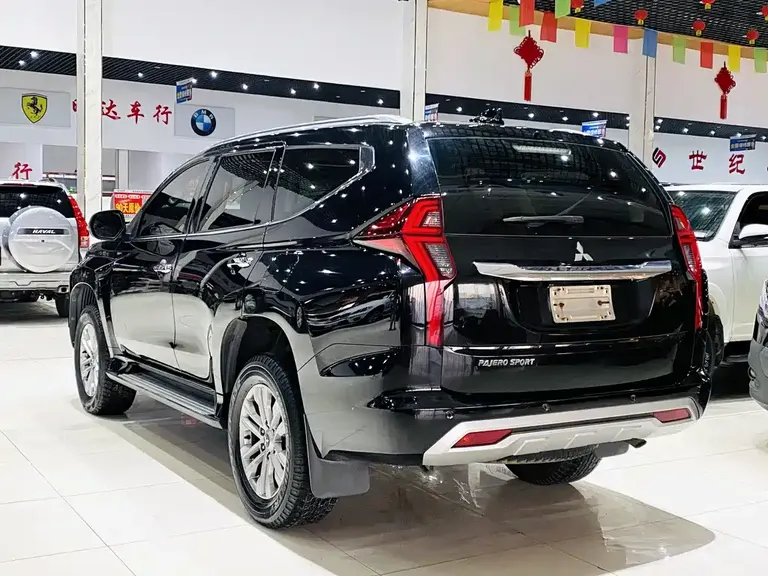 Mitsubishi Pajero Sport (Import) 帕杰罗·劲畅进口 2020款 3.0 L 豪华版