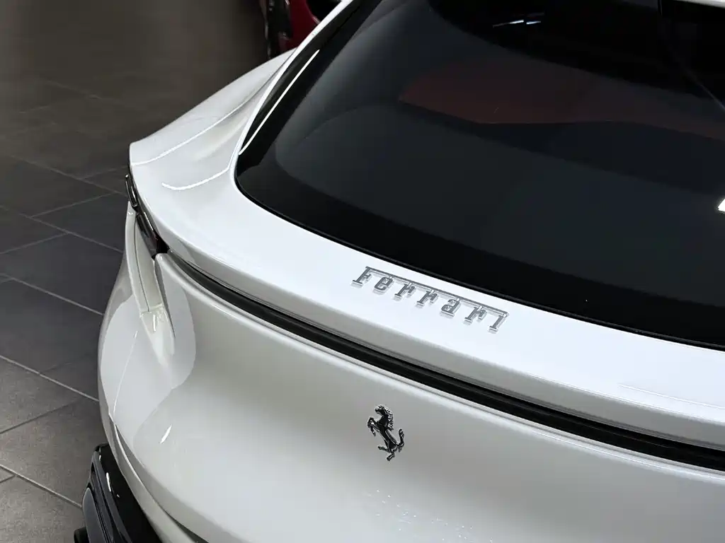 Purosangue 6.5 L V12