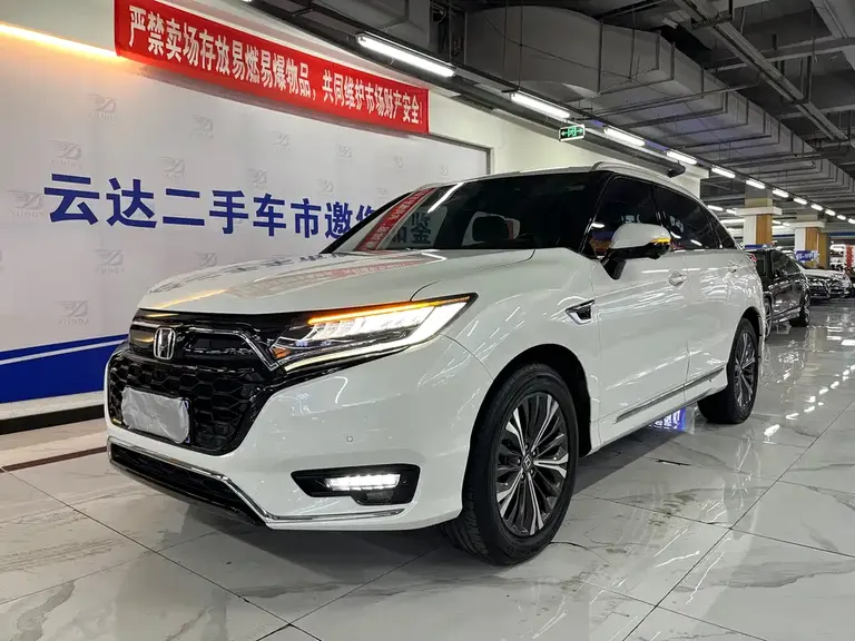 Honda UR-V 370 TURBO 4 WD Premium