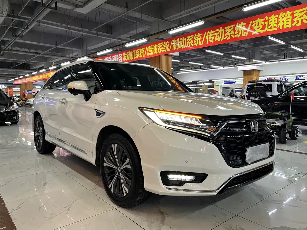 Honda UR-V 370 TURBO 4 WD Premium