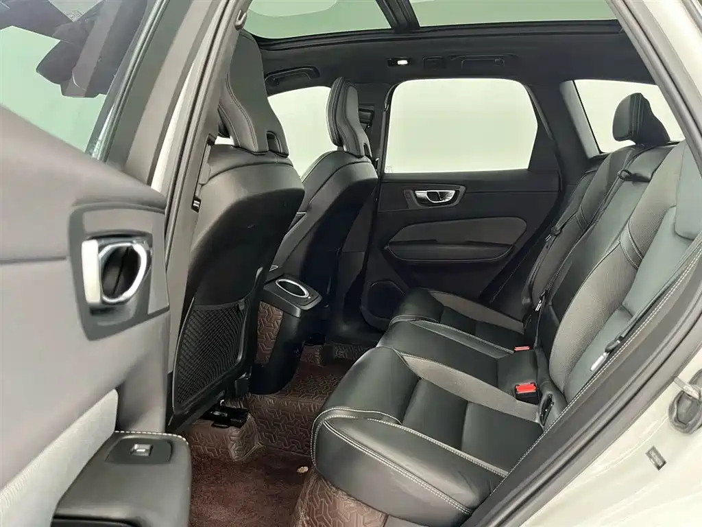 Volvo XC60 B5 4 WD Smart Vision Sport