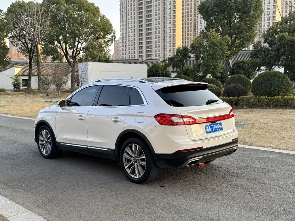 Lincoln MKX 2.7 T 4 WD Honor Shine