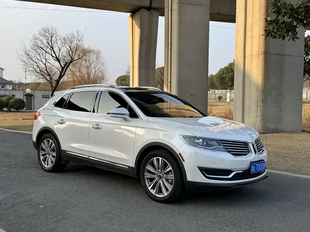 Lincoln MKX 2.7 T 4 WD Honor Shine