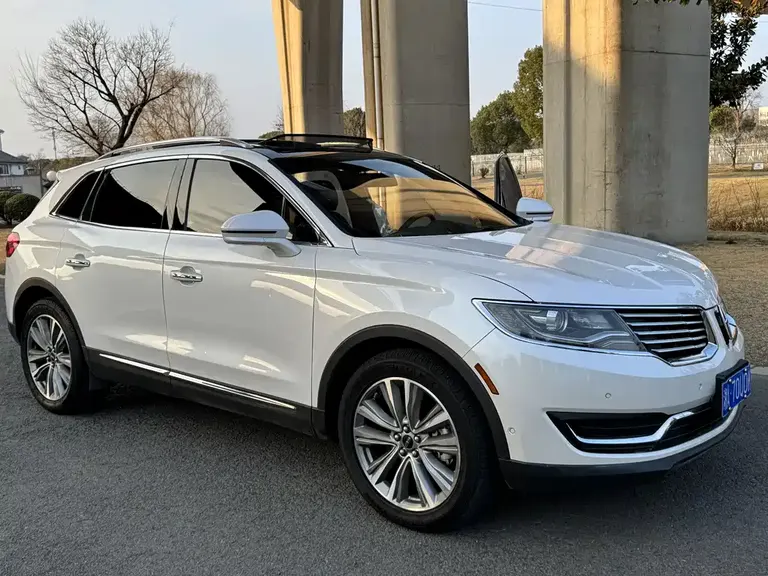 Lincoln MKX 2.7 T 4 WD Honor Shine