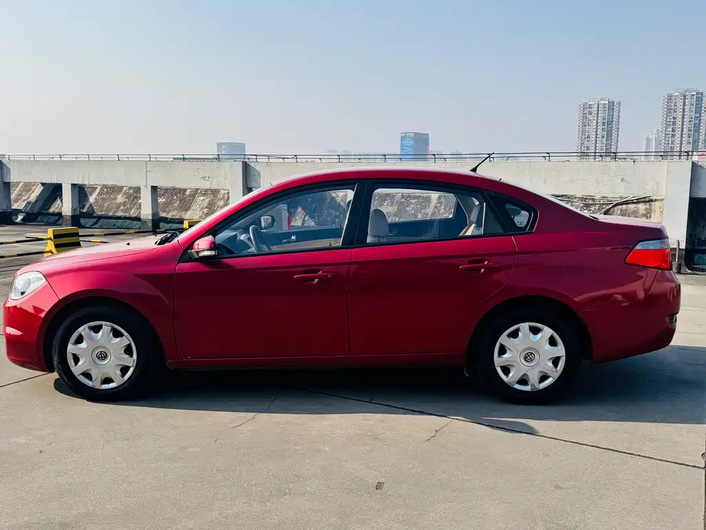 Brilliance H330 中华H330 2013款 1.5 L 自动舒适型