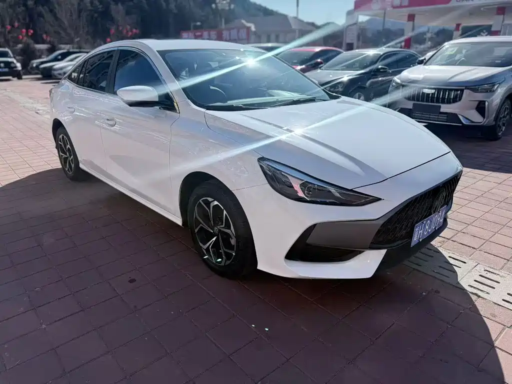 MG5 180 DVVT CVT Luxury