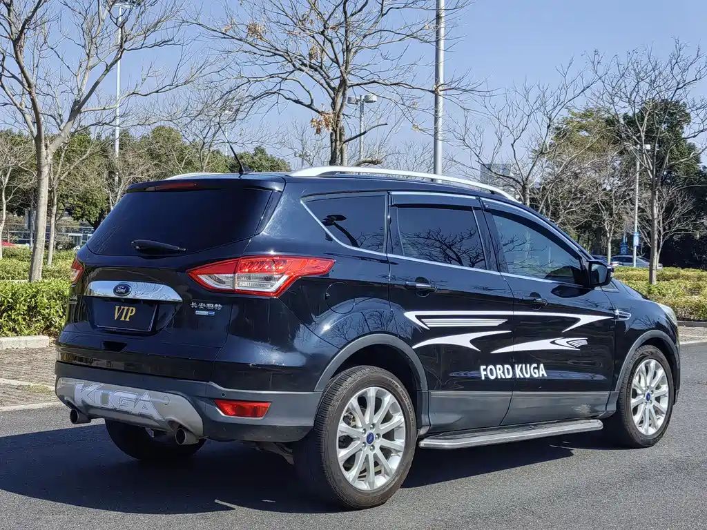 Kuga 2.0 L GTDi 4 WD Distinguished