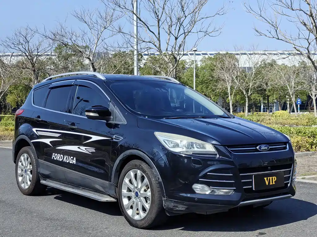 Kuga 2.0 L GTDi 4 WD Distinguished