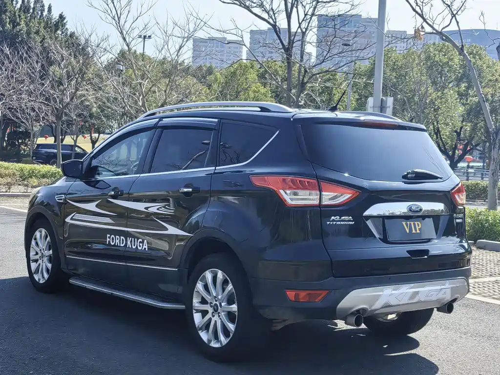 Kuga 2.0 L GTDi 4 WD Distinguished