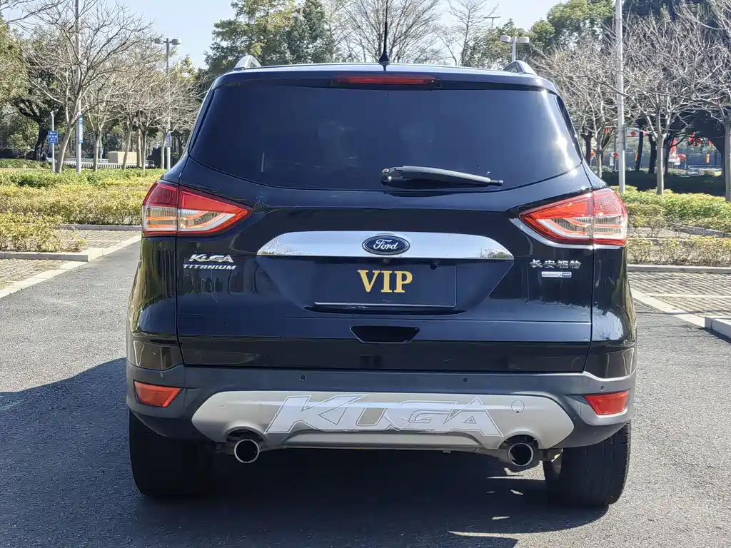 Kuga 2.0 L GTDi 4 WD Distinguished