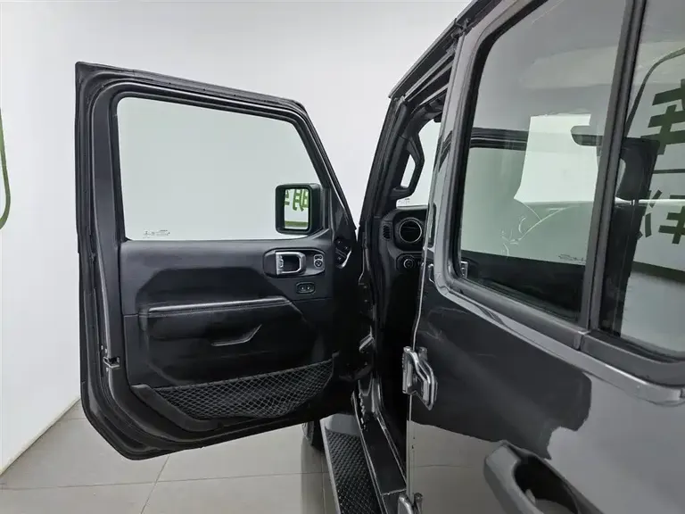 Jeep Wrangler 2.0 T Sahara 4-door CN-VI