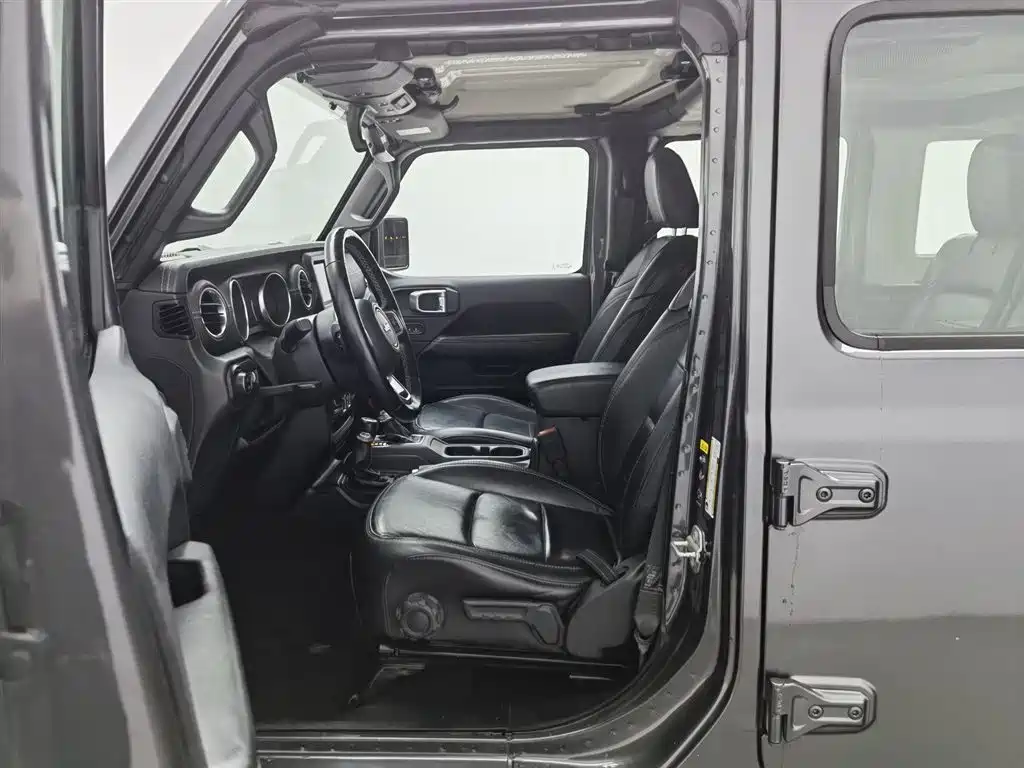 Wrangler 2.0 T Sahara 4-door CN-VI