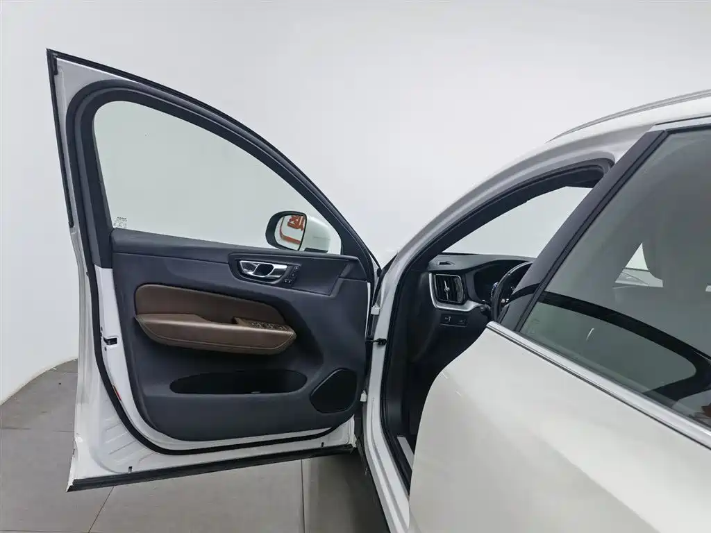 Volvo XC60 T5 4 WD Smart Ease Luxury