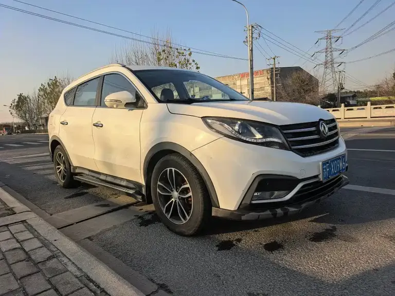 Dongfeng Fengguang 580 1.5 T CVT Connected