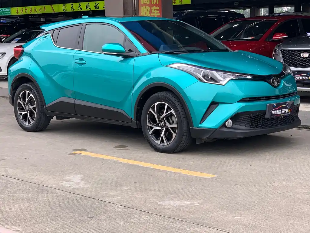 Toyota C-HR 2.0 L Leading