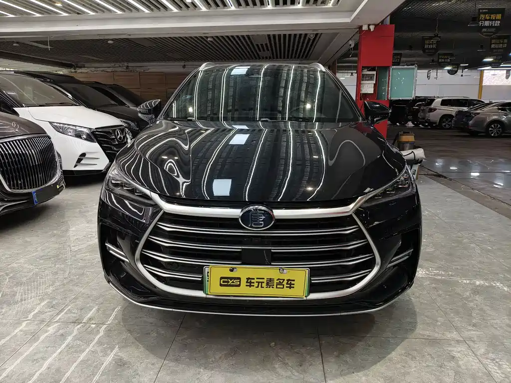 Tang NEV DM-i 112 KM Distinguished