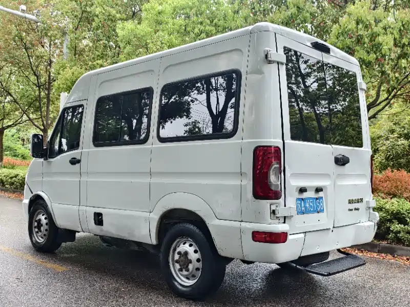 Iveco Baodi 依维柯褒迪 2016款 3.0 T-A 32尊享版中顶F1 C