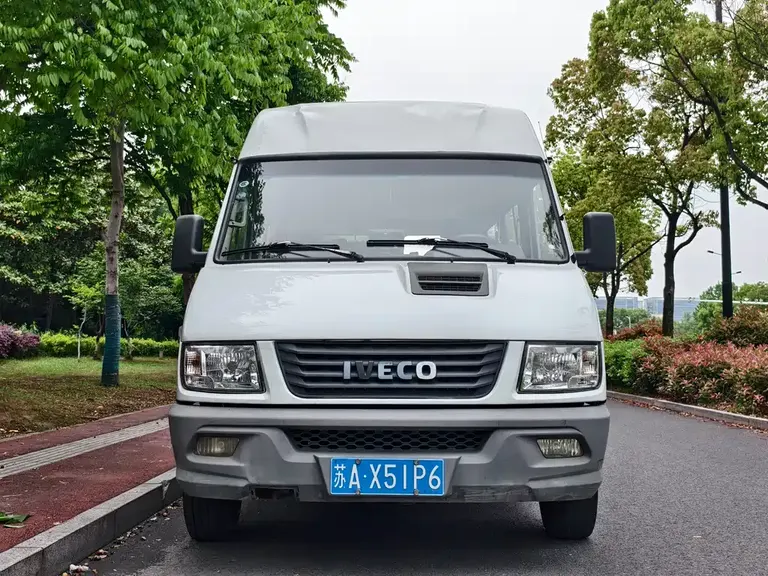 Iveco Deyi 2.5 T A35 Bus 5-7-seat47 Z5
