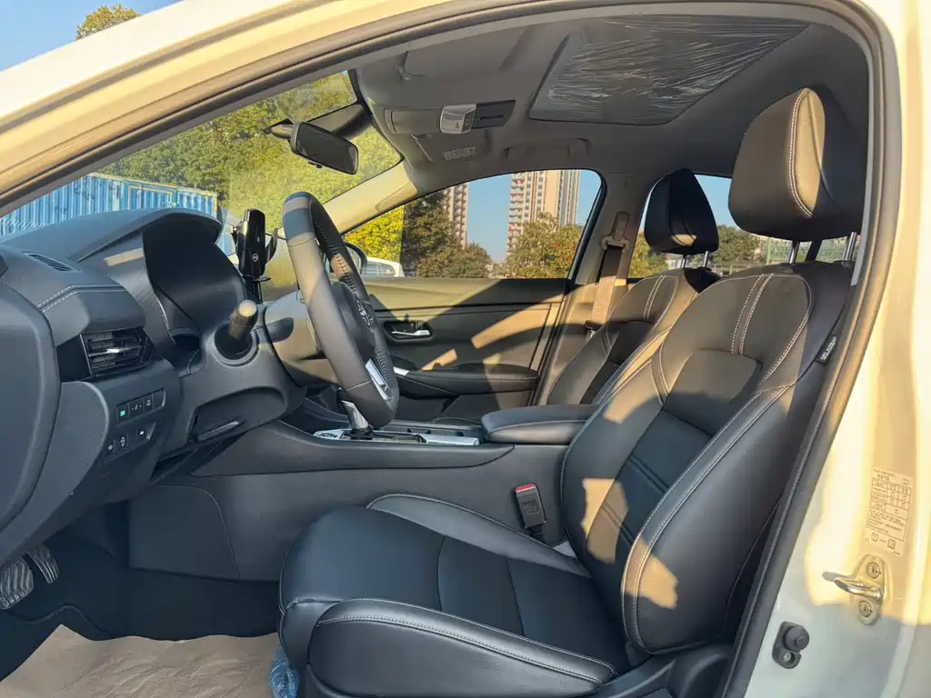 Sylphy Facelift 1.6 L CVT Joy