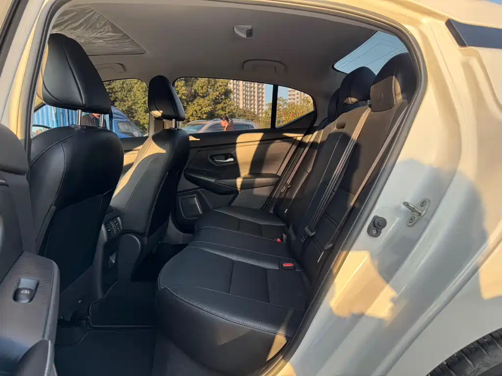 Sylphy Facelift 1.6 L CVT Joy